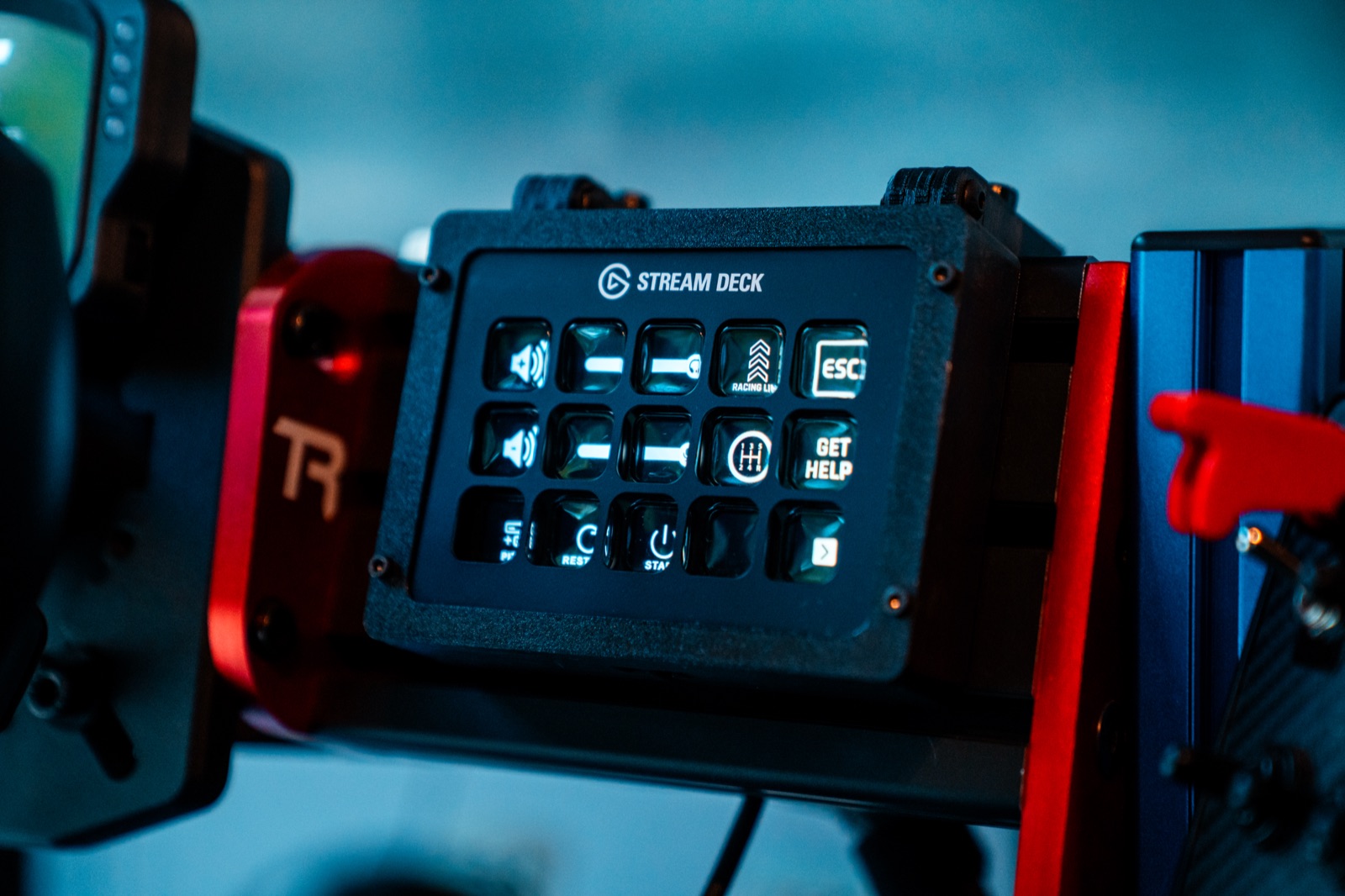 Full-motion racing simulator rig with triple screens in Plantation